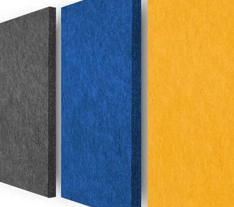 Wohnzimmer mit akustischen Elementen